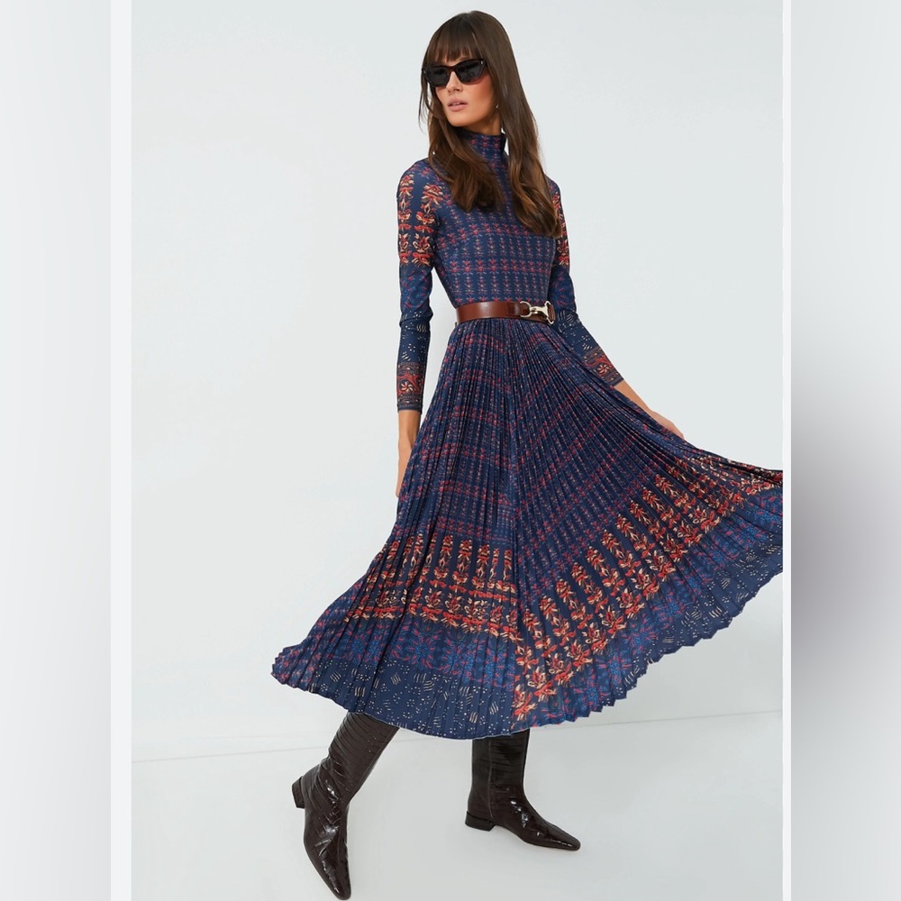 HUNTER BELL

Essex Block Border Sabine Dress